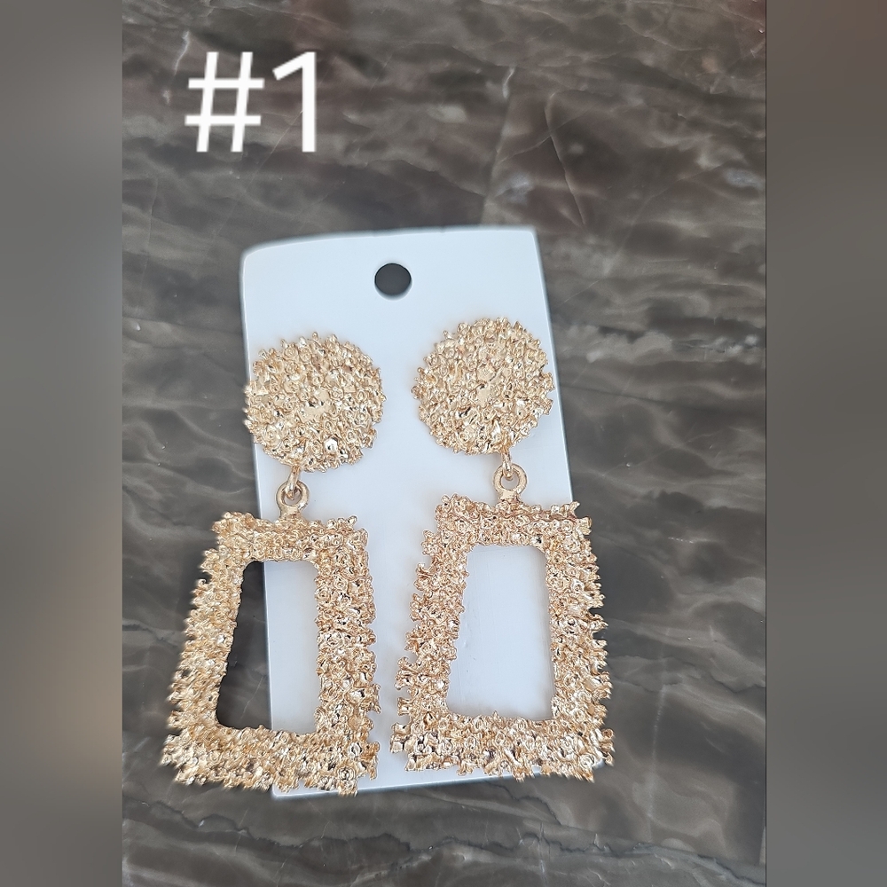 Elegant Textured Earrings